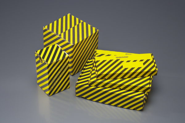 Laatikko kelta-musta jäähauderasialle, 190 x 175 x 170 mm
